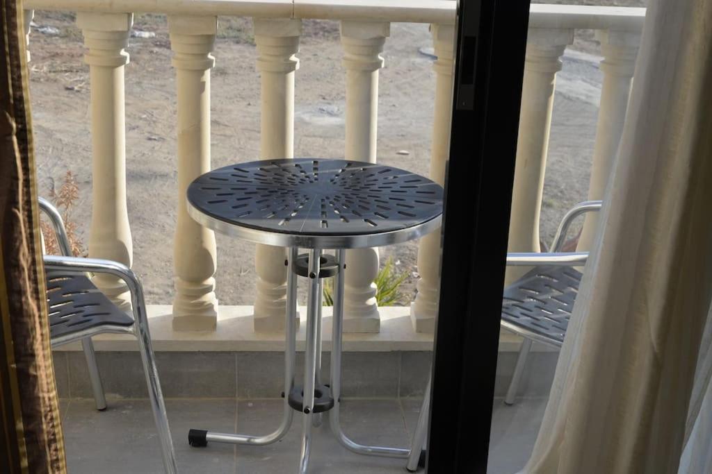 Isabella Court Townhouse Near Venus Beach And Lidl Paphos Extérieur photo