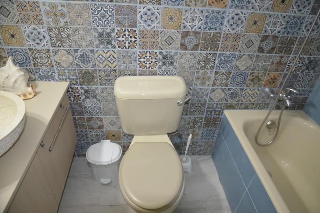 Isabella Court Townhouse Near Venus Beach And Lidl Paphos Extérieur photo